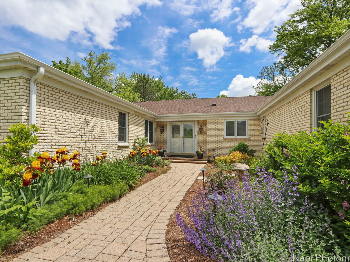 275 Surrey Lane