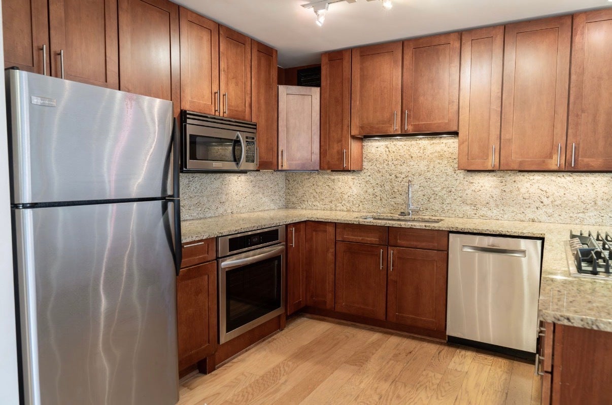 850 N Dewitt Place 10G