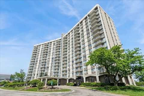 Photo of 40 N Tower Road #8F, Oak Brook, IL 60523 (MLS # 12647133)