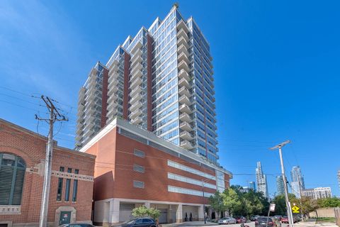 Photo of 1600 S Prairie Avenue #1606, Chicago, IL 60616 (MLS # 12589351)