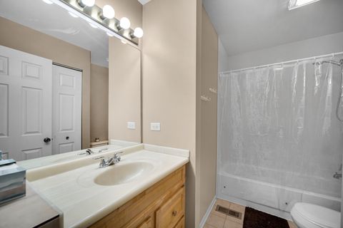 Tiny photo for 90 Copperwood Drive, Buffalo Grove, IL 60089 (MLS # 12589761)