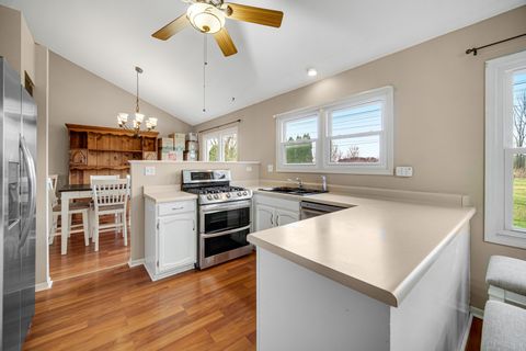 Tiny photo for 90 Copperwood Drive, Buffalo Grove, IL 60089 (MLS # 12589761)