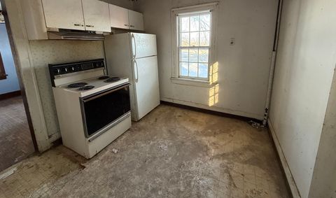 Tiny photo for 114 Ashley Avenue, Rockford, IL 61102 (MLS # 12536576)