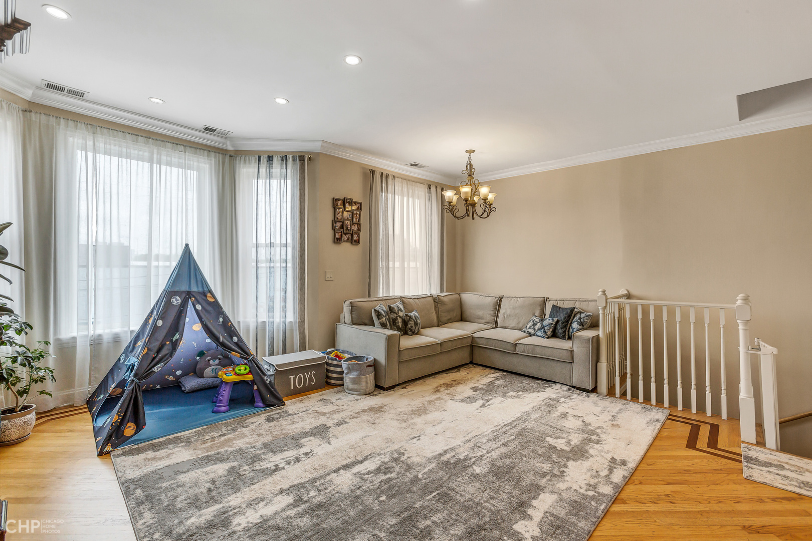 3104 W Walton Street