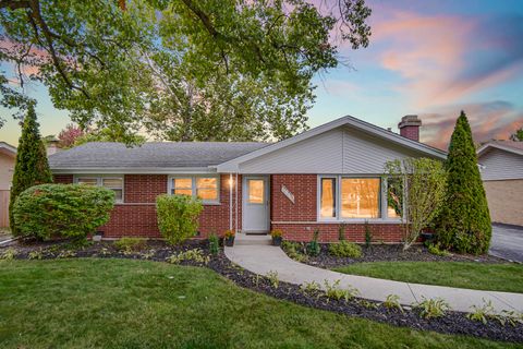 Photo of 6840 W Evergreen Avenue, Palos Heights, IL 60463 (MLS # 12488513) Photo of 6840 W Evergreen Avenue, Palos Heights, IL 60463 (MLS # 12488513)