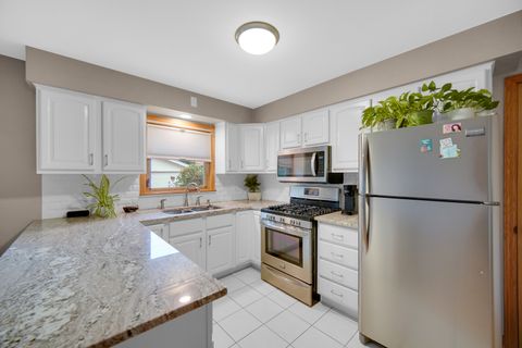 Tiny photo for 6840 W Evergreen Avenue, Palos Heights, IL 60463 (MLS # 12488513)