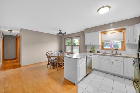 Tiny photo for 6840 W Evergreen Avenue, Palos Heights, IL 60463 (MLS # 12488513)