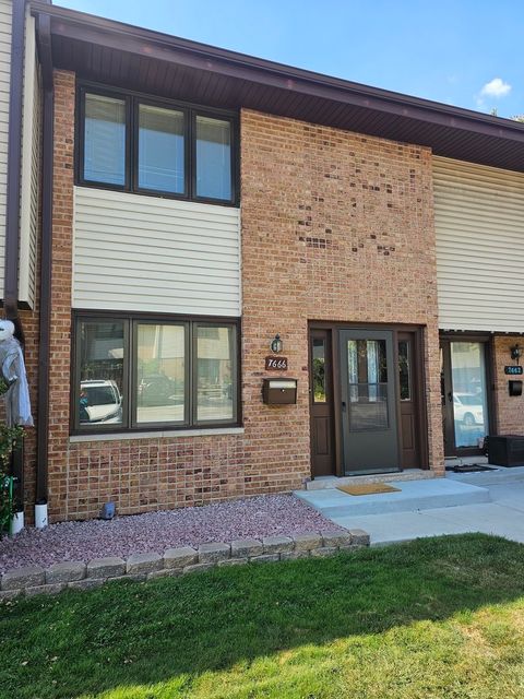 Photo of 7666 S 88th Court, Justice, IL 60458 (MLS # 12493225)
