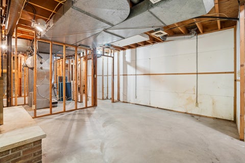 Tiny photo for 333 N 10th Street, Clinton, IA 52732 (MLS # 12683405)