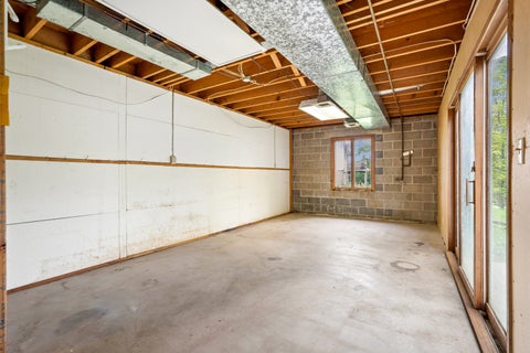 Tiny photo for 333 N 10th Street, Clinton, IA 52732 (MLS # 12683405)