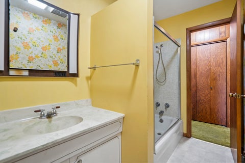 Tiny photo for 333 N 10th Street, Clinton, IA 52732 (MLS # 12683405)