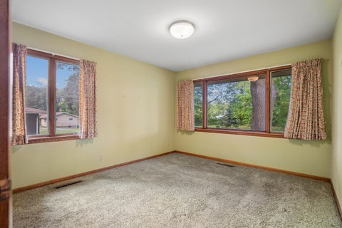 Tiny photo for 333 N 10th Street, Clinton, IA 52732 (MLS # 12683405)