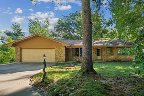 Photo of 333 N 10th Street, Clinton, IA 52732 (MLS # 12683405)