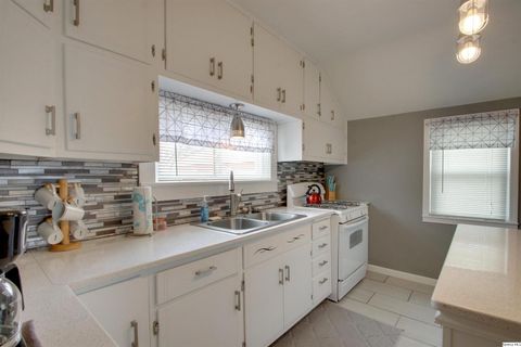 Tiny photo for 704 S 16th Street, Quincy, IL 62301 (MLS # 12602659)