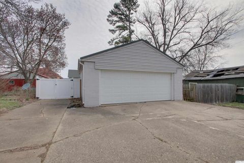Tiny photo for 704 S 16th Street, Quincy, IL 62301 (MLS # 12602659)