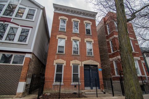 1453 W Huron Street 1F Chicago IL 60642