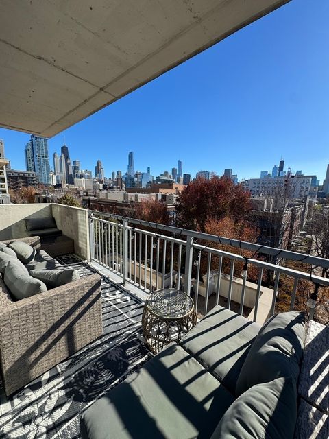 Tiny photo for 511 W Division Street #512, Chicago, IL 60610 (MLS # 12589986)