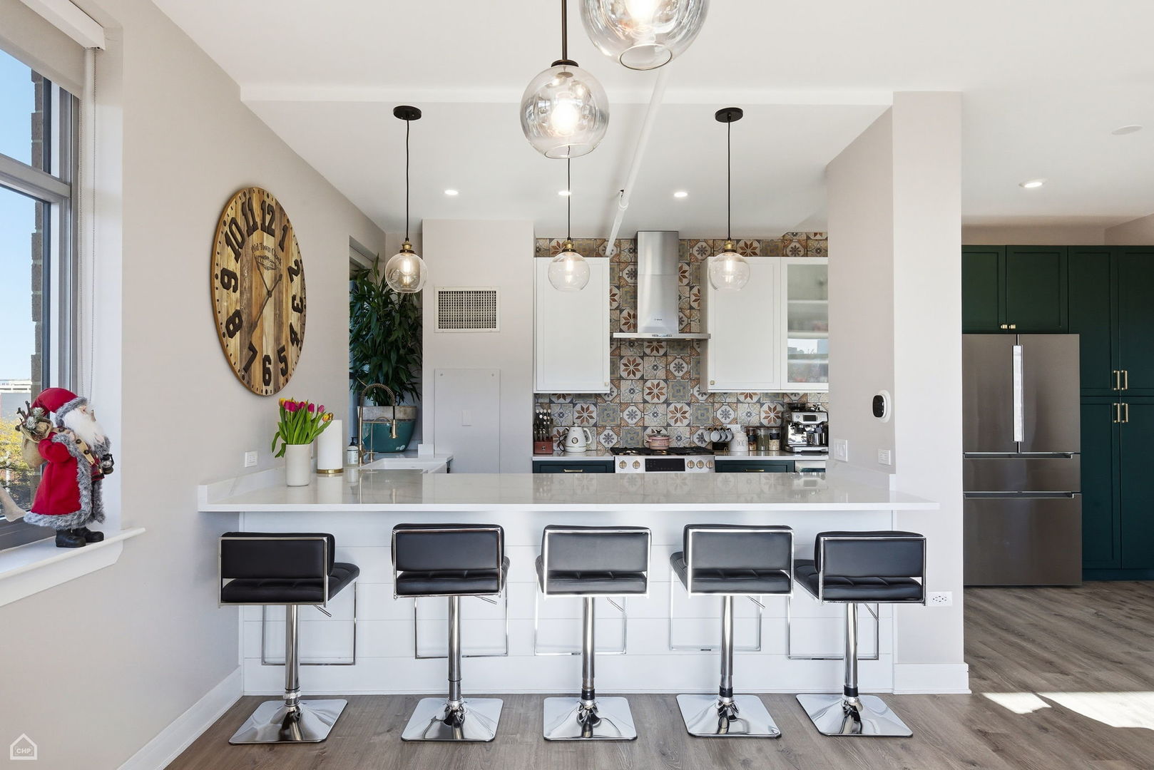 511 W Division Street 512