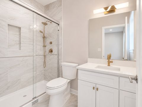 Tiny photo for 186 N East River Road, Des Plaines, IL 60016 (MLS # 12678859)