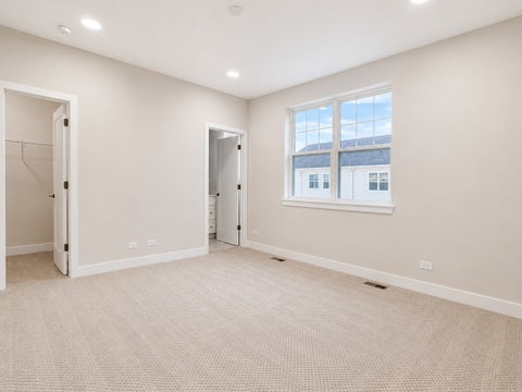 Tiny photo for 186 N East River Road, Des Plaines, IL 60016 (MLS # 12678859)