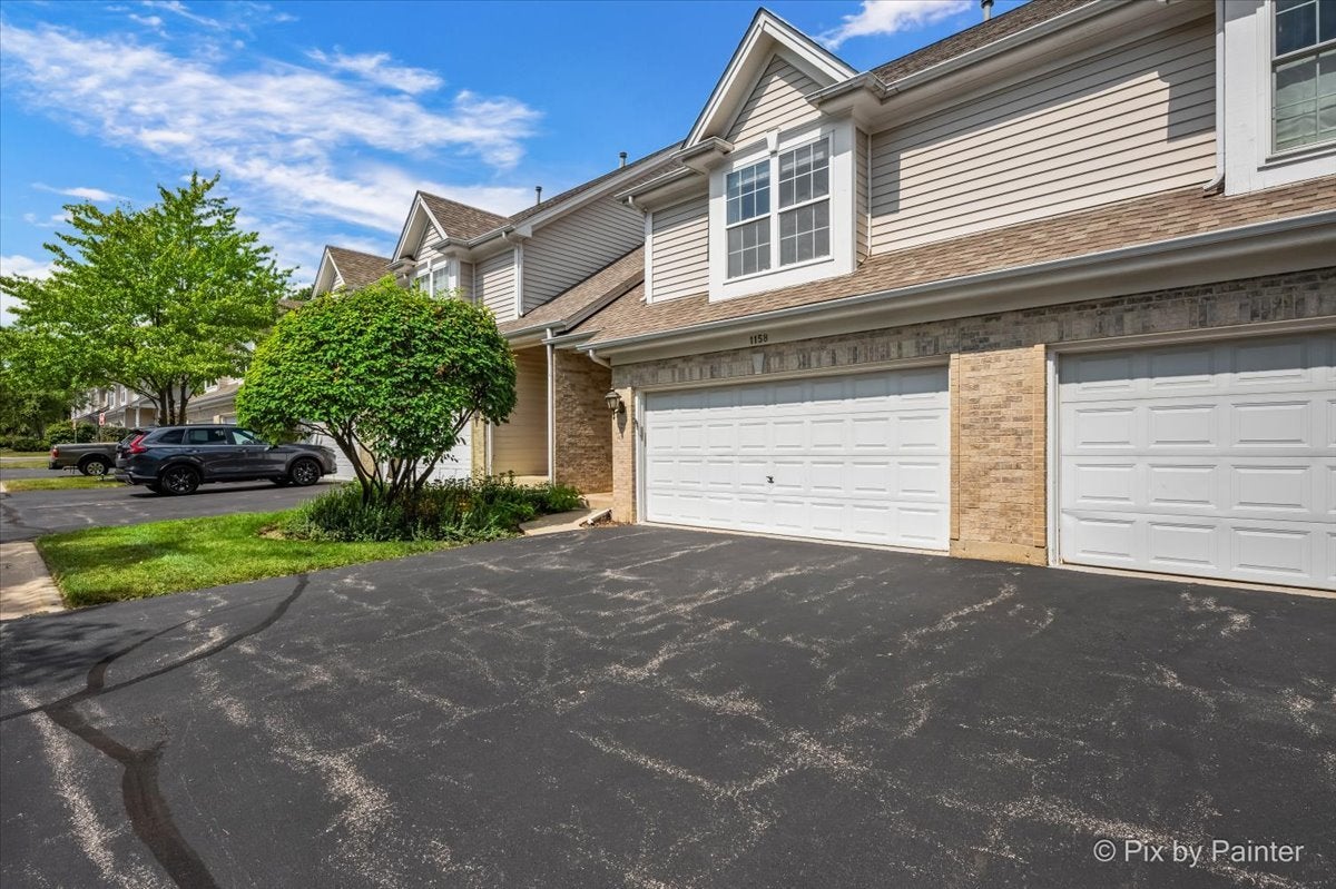 1158 E DANBURY Drive