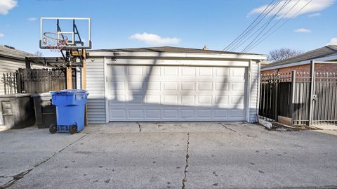 Tiny photo for 6104 N KIMBALL Avenue, Chicago, IL 60659 (MLS # 12576855)