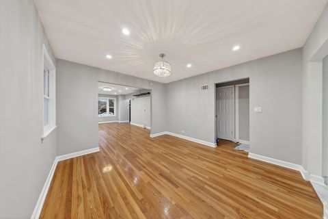 Tiny photo for 6104 N KIMBALL Avenue, Chicago, IL 60659 (MLS # 12576855)