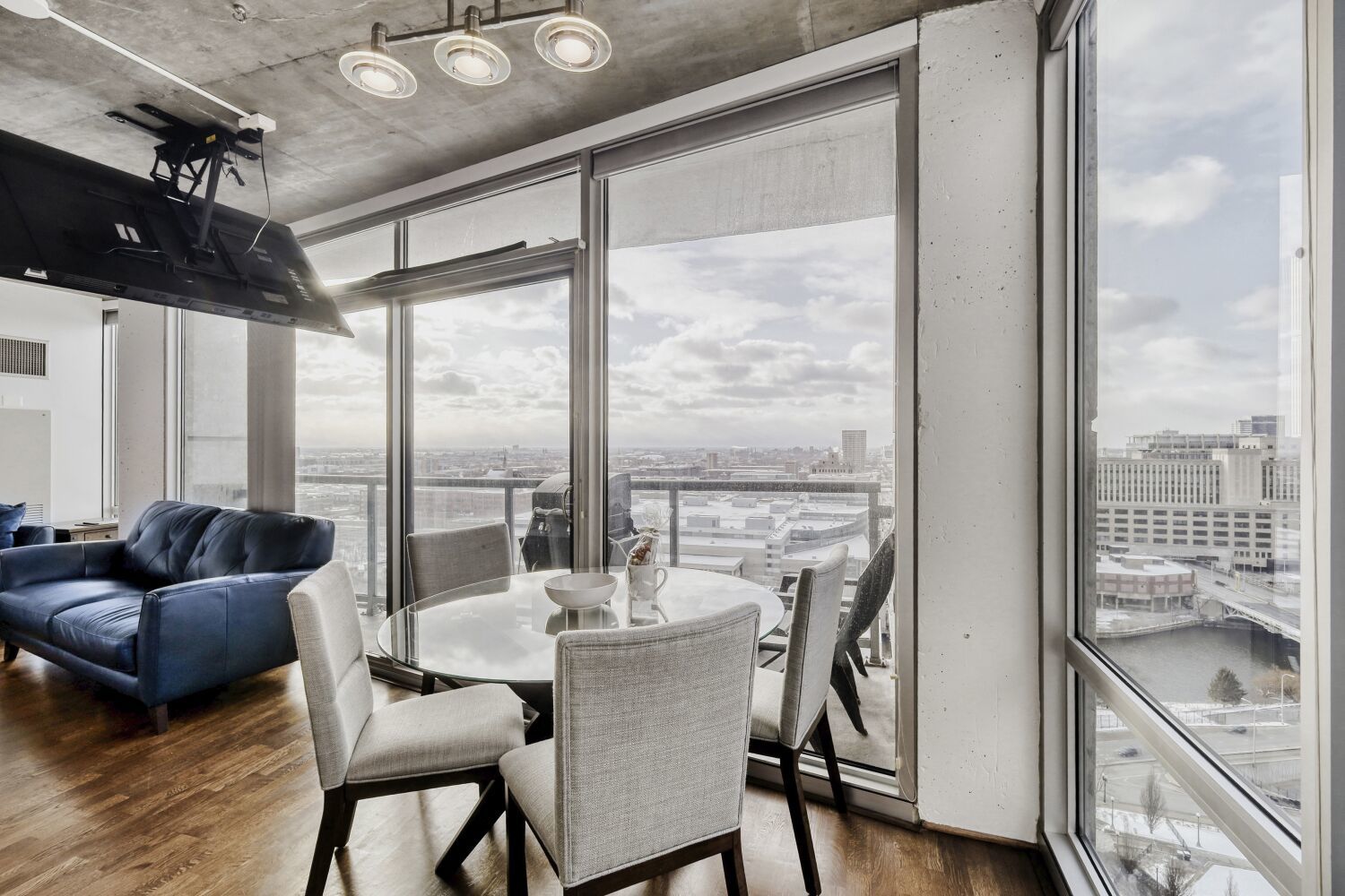 611 S Wells Street 2304