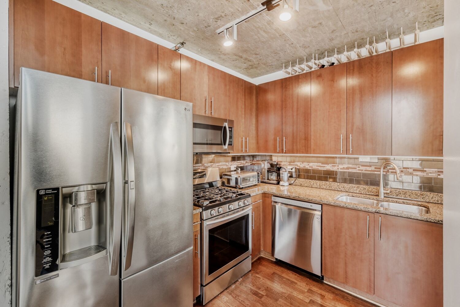 611 S Wells Street 2304