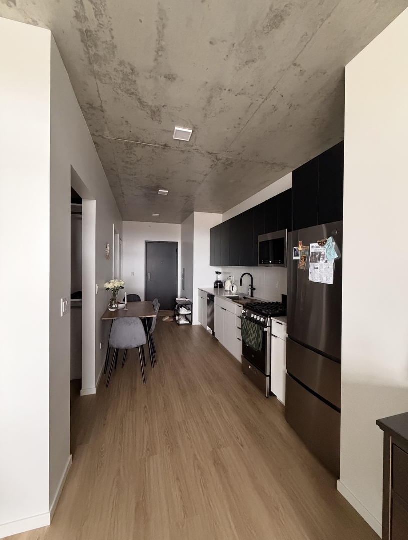 225 N Elizabeth Street 514