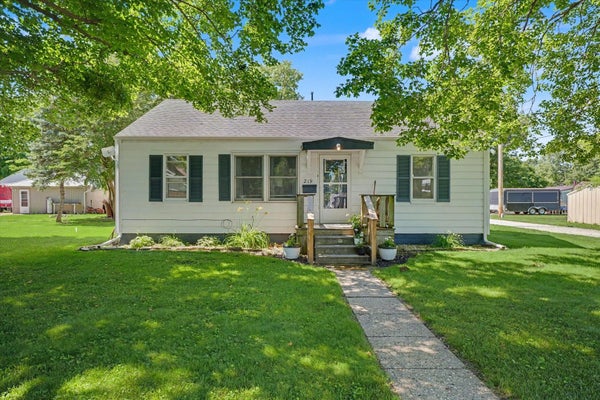 219 E 4TH ST, GIBSON CITY, IL 60936 - Image b7ca678bb25ca5ba3ff6d9b5a0ba45d3/4273423791