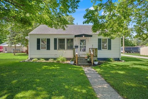 Photo of 219 E 4th Street, Gibson City, IL 60936 (MLS # 12668066)