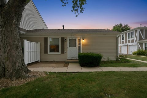 Photo of 1046 Hampton Harbor #1046, Schaumburg, IL 60193 (MLS # 12713690)