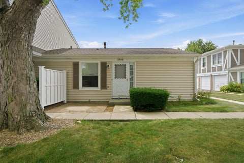 Tiny photo for 1046 Hampton Harbor #1046, Schaumburg, IL 60193 (MLS # 12713690)