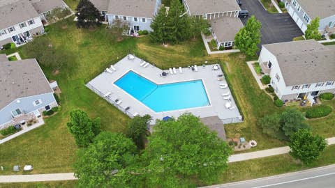 Tiny photo for 1046 Hampton Harbor #1046, Schaumburg, IL 60193 (MLS # 12713690)