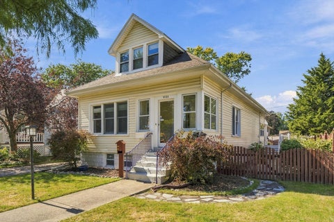 Photo of 9720 Tulley Avenue, Oak Lawn, IL 60453 (MLS # 12769142)