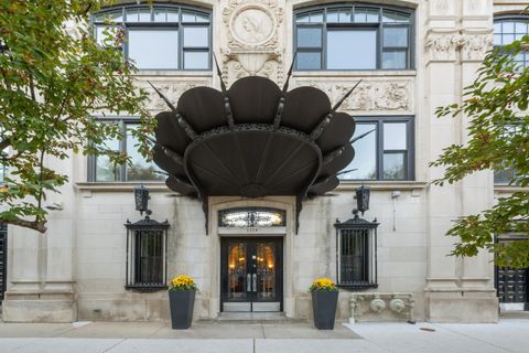 2130 N Lincoln Park West 6S Chicago IL 60614