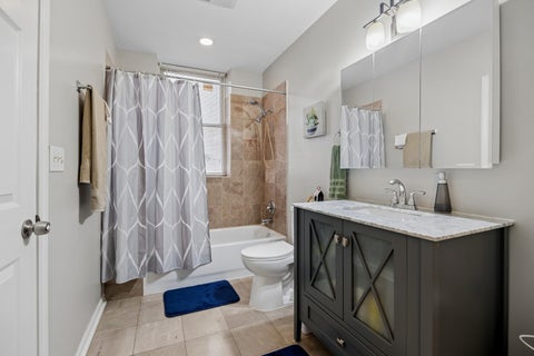 Tiny photo for 4731 S Ingleside Avenue #D1, Chicago, IL 60615 (MLS # 12723335)
