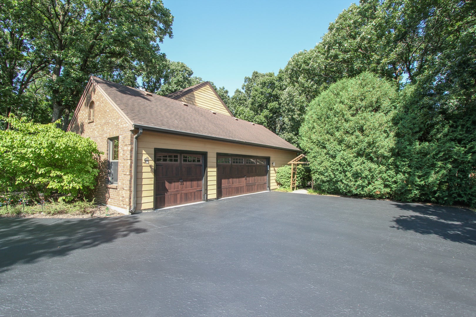 24530 Hummingbird Court