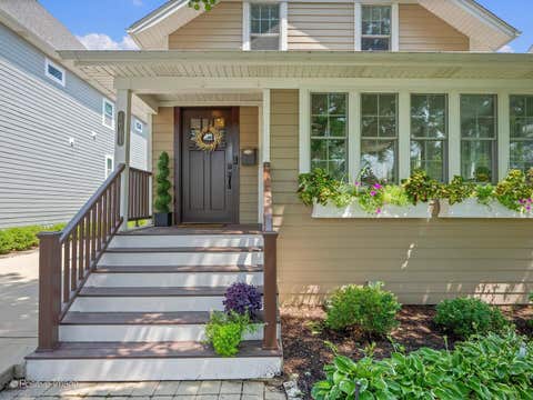Tiny photo for 4641 Prince Street, Downers Grove, IL 60515 (MLS # 12712081)