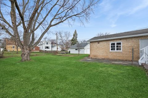 Tiny photo for 512 N Elm Street, Mount Prospect, IL 60056 (MLS # 12576364)