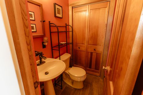 Tiny photo for 101 Beachway Drive, Fox River Grove, IL 60021 (MLS # 12494908)