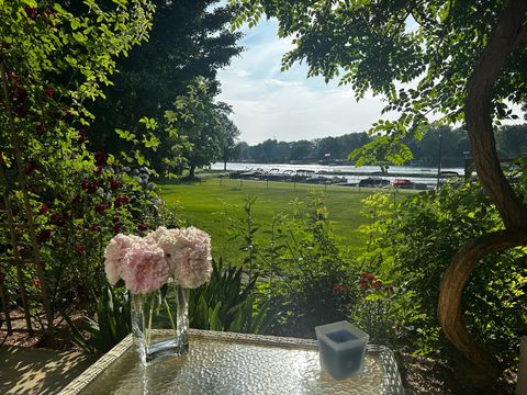 Tiny photo for 101 Beachway Drive, Fox River Grove, IL 60021 (MLS # 12494908)