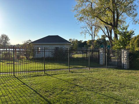 Tiny photo for 101 Beachway Drive, Fox River Grove, IL 60021 (MLS # 12494908)