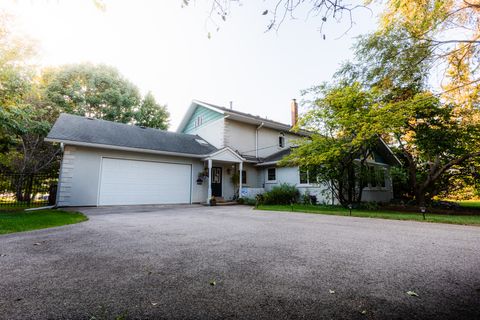 Photo of 101 Beachway Drive, Fox River Grove, IL 60021 (MLS # 12494908)