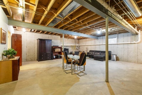 Tiny photo for 1527 DUNFRIES Street, Flossmoor, IL 60422 (MLS # 12781974)