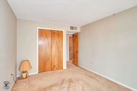 Tiny photo for 2900 Maple Avenue #22A, Downers Grove, IL 60515 (MLS # 12524486)