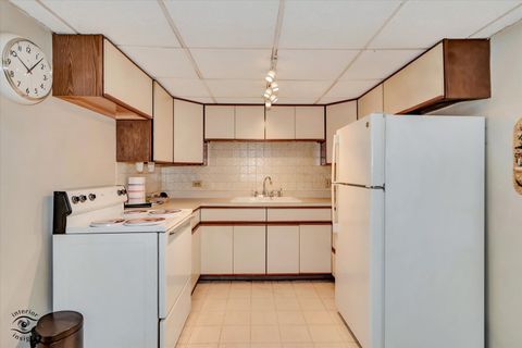 Tiny photo for 2900 Maple Avenue #22A, Downers Grove, IL 60515 (MLS # 12524486)