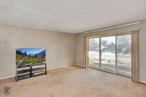 Tiny photo for 2900 Maple Avenue #22A, Downers Grove, IL 60515 (MLS # 12524486)