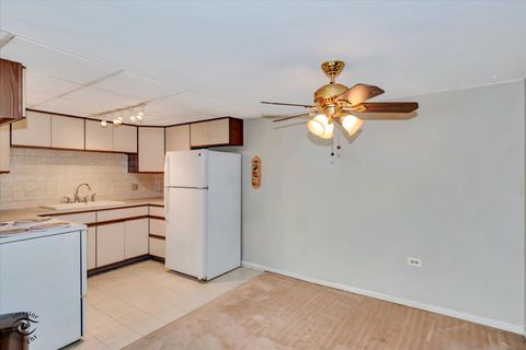 Tiny photo for 2900 Maple Avenue #22A, Downers Grove, IL 60515 (MLS # 12524486)